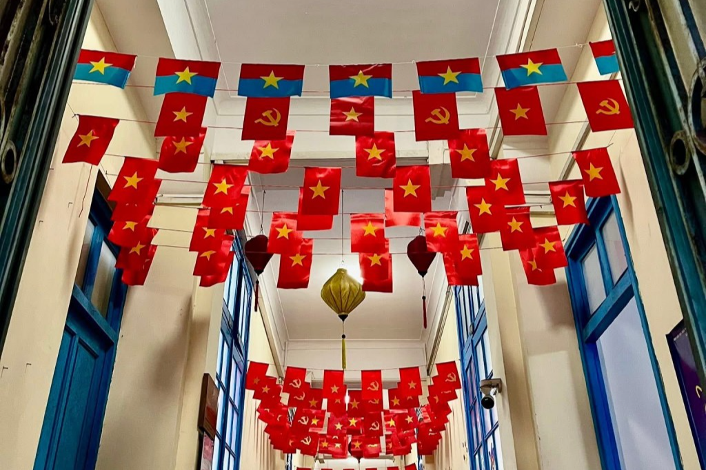“Hòa bình đẹp lắm” phủ đỏ mạng xã hội