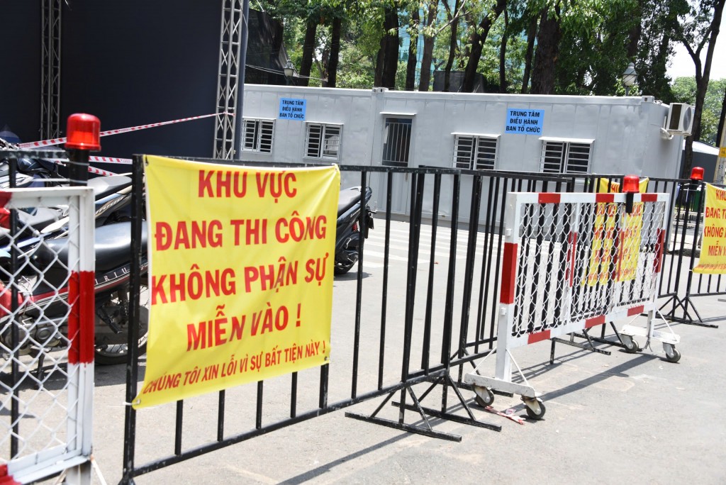 Lễ kỷ niệm 50 năm Ngày giải phóng miền Nam, thống nhất đất nước sẽ diễn ra lúc 6h30 trên tuyến đường Lê Duẩn. Sau đó, lễ diễu binh, diễu hành sẽ bắt đầu lúc 8h Lễ kỷ niệm 50 năm Ngày giải phóng miền Nam, thống nhất đất nước sẽ diễn ra lúc 6h30 trên tuyến đường Lê Duẩn. Sau đó, lễ diễu binh, diễu hành sẽ bắt đầu lúc 8h