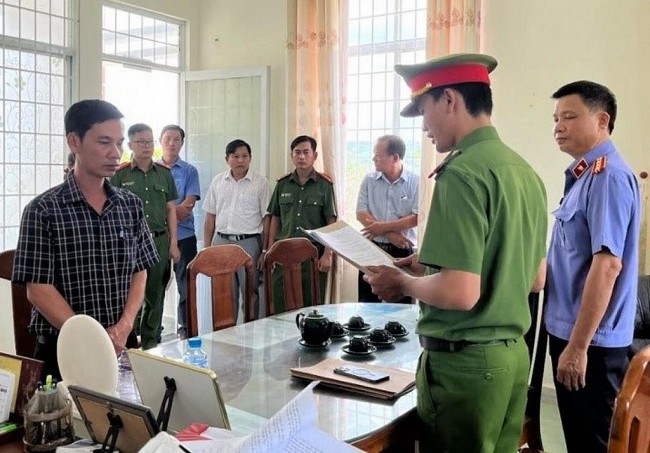 Thêm 4 cán bộ xã bị khởi tố trong vụ tham ô tài sản
