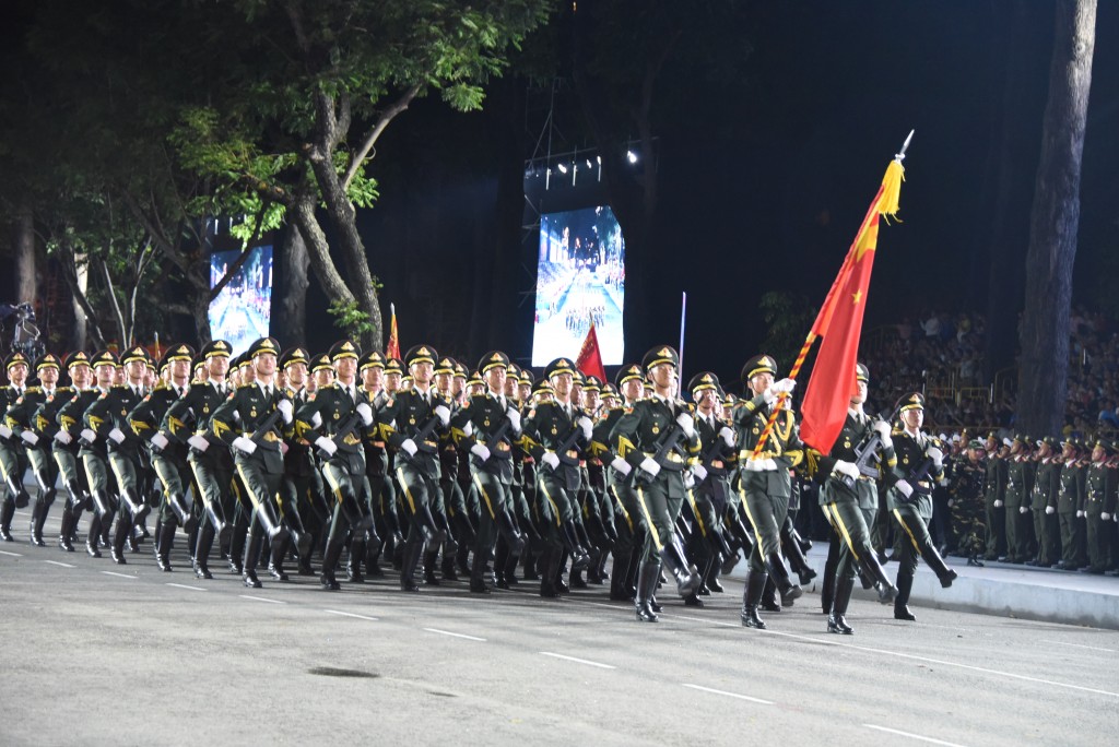 Đặc biệt, buổi sơ duyệt có sự tham gia của cán bộ, chiến sĩ Quân đội Trung Quốc. Đặc biệt, buổi sơ duyệt có sự tham gia của cán bộ, chiến sĩ Quân đội Trung Quốc.