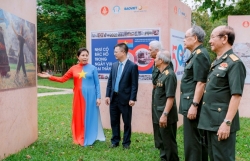 Triển lãm “Bài ca thống nhất” tái hiện ký ức hào hùng của dân tộc