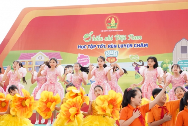 1.700 thiếu nhi tham gia ngày hội “Học tập tốt, rèn luyện chăm”