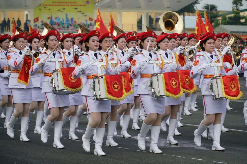 50 năm tiếng reo vang đầy tự hào