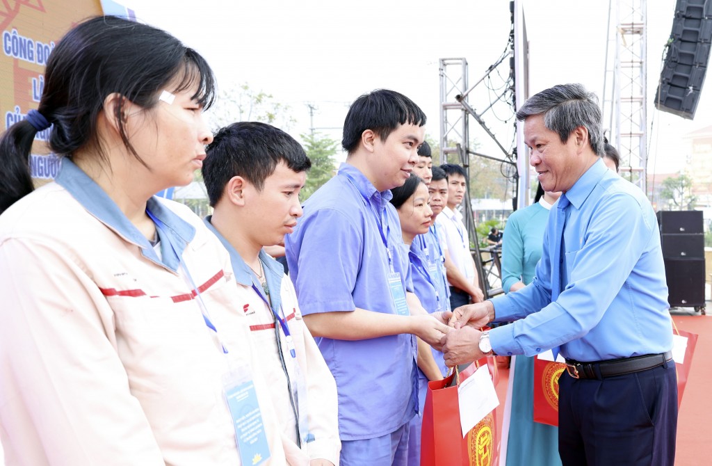 Lan tỏa tinh thần gắn kết trong đội ngũ công nhân, người lao động