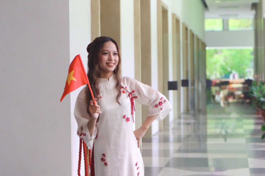 nhờ lấy giúp Thương ở SKĐS và Vân ở Gia đình xã hội và Ngọc ở Giáo dục thời đại với ạ nhờ lấy giúp Thương ở SKĐS và Vân ở Gia đình xã hội và Ngọc ở Giáo dục thời đại với ạ