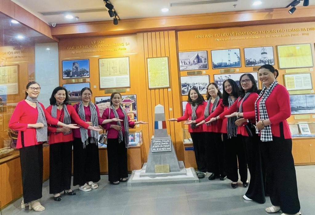 Việc số hóa tại Nhà Trưng bày Hoàng Sa không chỉ giúp lưu giữ di sản mà còn tạo ra nguồn tài nguyên số quan trọng cho việc lưu trữ, quản lý và nghiên cứu về chủ quyền biển đảo Việt Nam