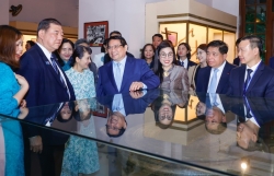 Thủ tướng Phạm Minh Chính và Thủ tướng Nhật Bản thăm Bảo tàng Lịch sử Quốc gia
