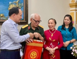 Hà Nội chi hơn 381 tỷ đồng tặng quà gia đình người có công