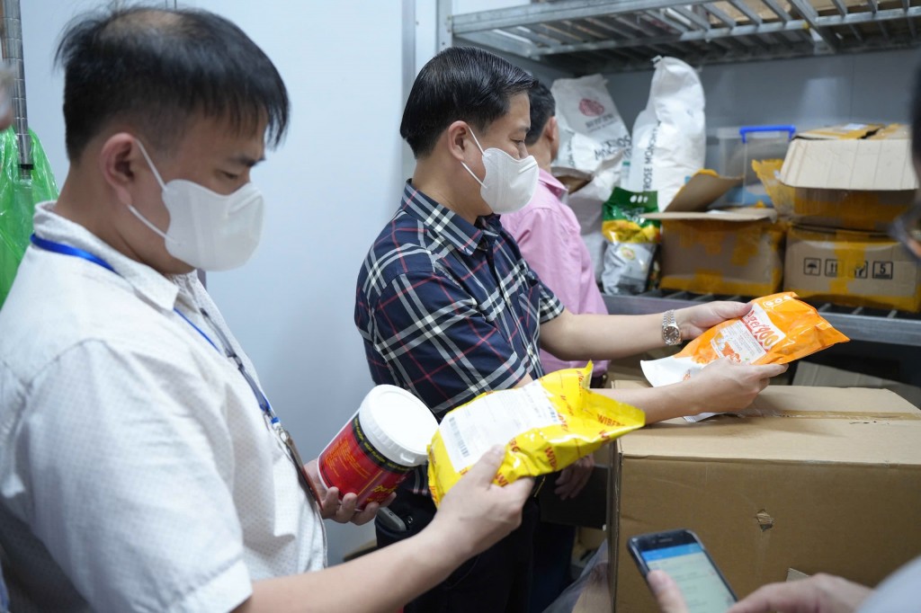Hơn 100 loại phụ gia không nhãn mác