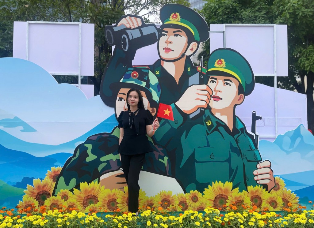 Phạm Hương vô cùng tự hào khi được sống, được hoà chung bầu không khí thiêng liêng của Tổ quốc