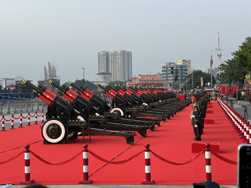 Công tác chuẩn bị đại lễ đã được các chiến sĩ thực hiện từ sớm Công tác chuẩn bị đại lễ đã được các chiến sĩ thực hiện từ sớm