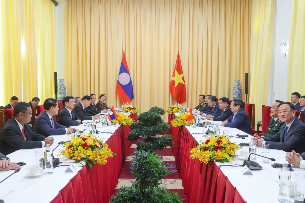 Hai nhà Lãnh đạo trao đổi một số phương hướng và nhiệm vụ trong quan hệ hai nước thời gian tới - Ảnh: VGP/Nhật Bắc