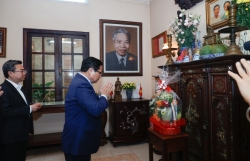 Thủ tướng Phạm Minh Chính dâng hương tưởng nhớ các đồng chí Phạm Hùng, Võ Văn Kiệt, Phan Văn Khải