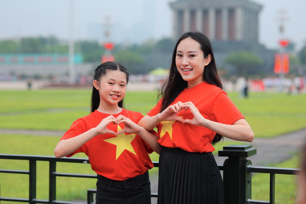 MC Ngân Hà và Em Thuỷ Tiên - Giải Nhất Trạng Nguyên Tiếng Việt Thành phố Hà Nội MC Ngân Hà và Em Thuỷ Tiên - Giải Nhất Trạng Nguyên Tiếng Việt Thành phố Hà Nội