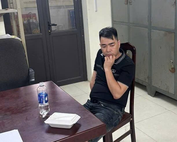 Đối tượng Hoàng Đức Thuần tại cơ quan công an