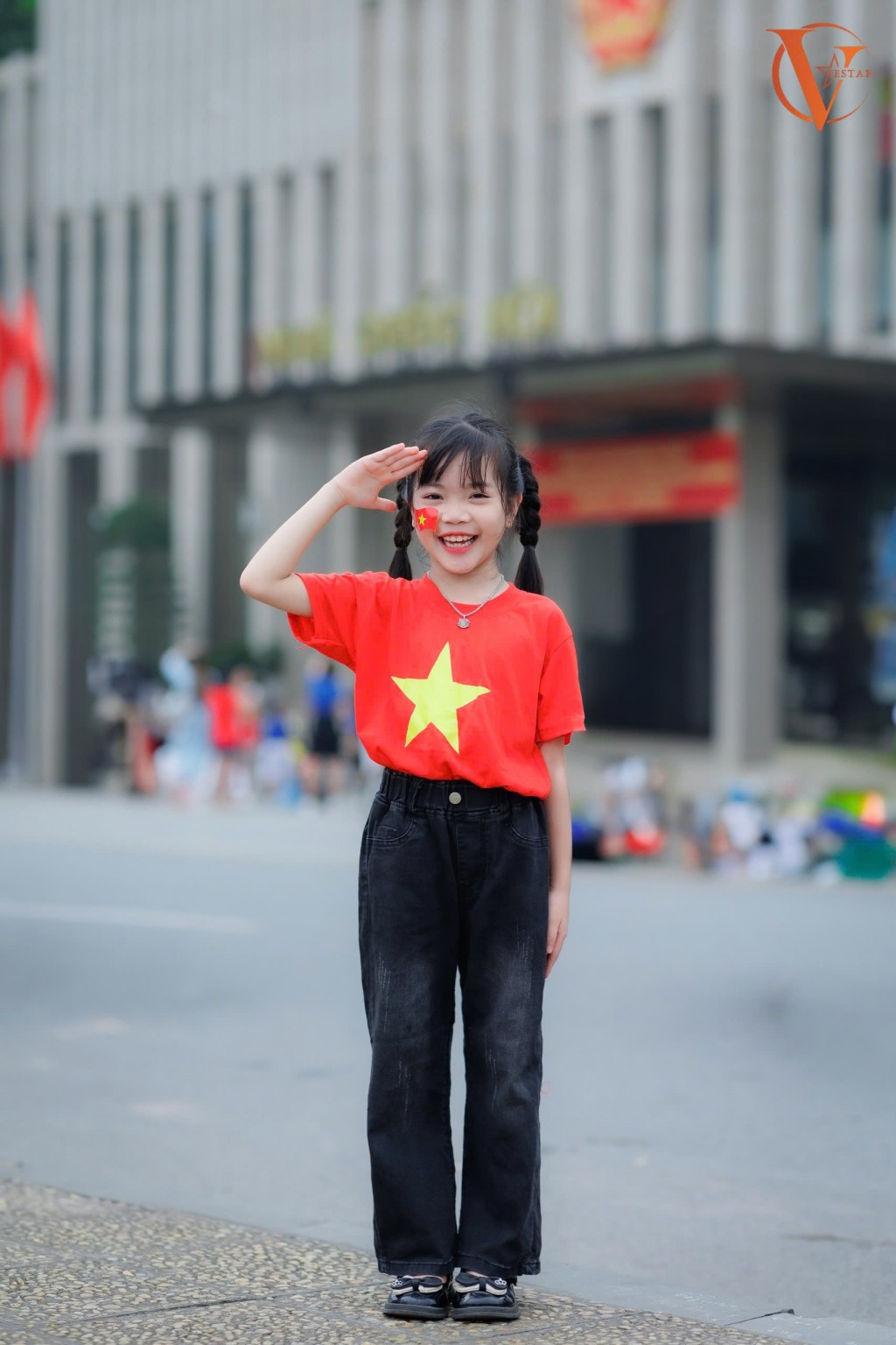 Em Châu Anh - Á Quân Cuộc thi MC nhí Toàn quốc 2024 - Học sinh tiêu biểu Quận Cầu Giấy Em Châu Anh - Á Quân Cuộc thi MC nhí Toàn quốc 2024 - Học sinh tiêu biểu Quận Cầu Giấy