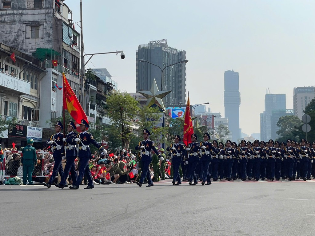 Diễu binh, diễu hành trong lòng Nhân dân...