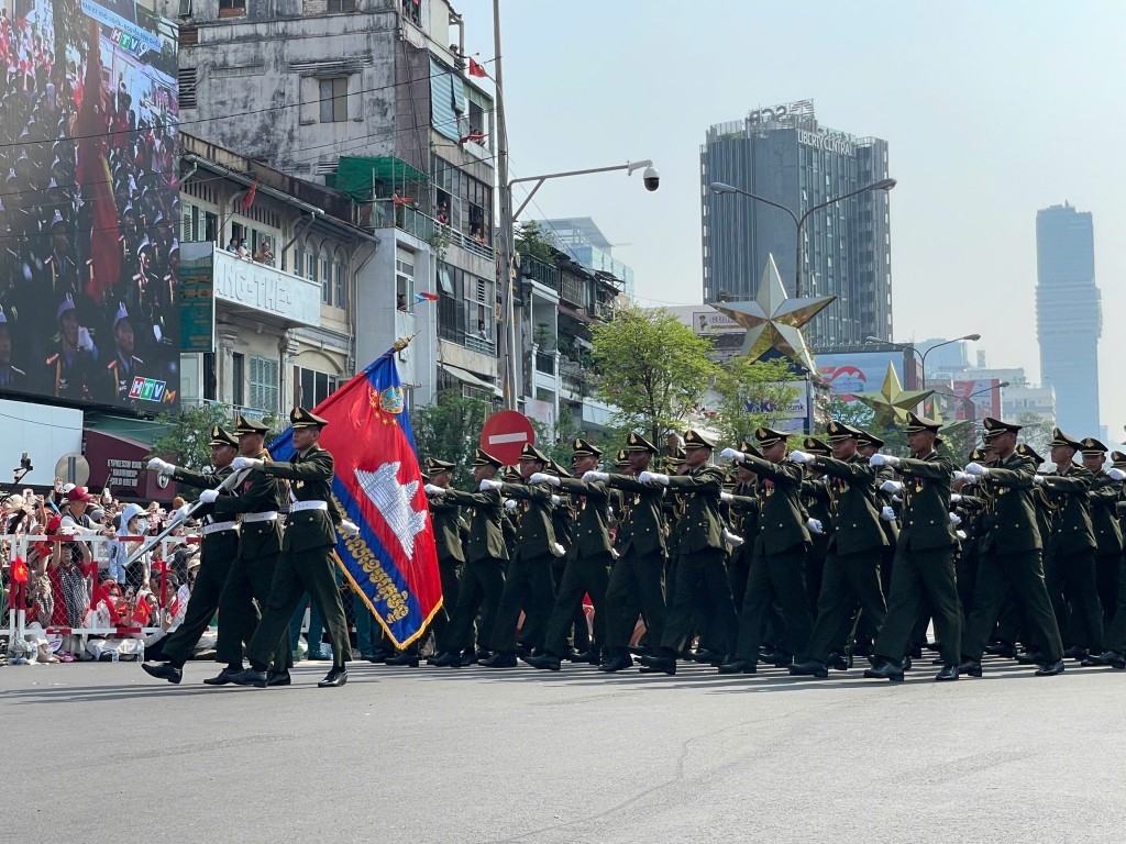 Diễu binh, diễu hành trong lòng Nhân dân...