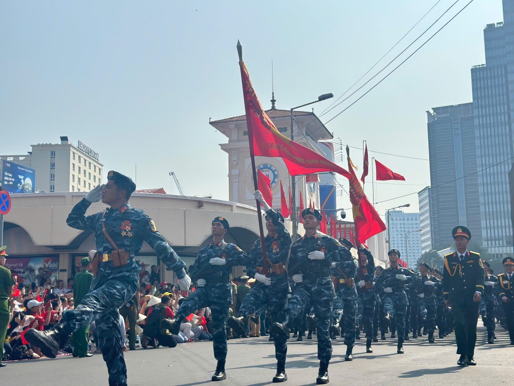 Diễu binh, diễu hành trong lòng Nhân dân...