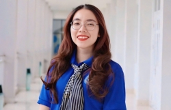Nữ cán bộ Đoàn 9X tài năng phát biểu truyền cảm hứng