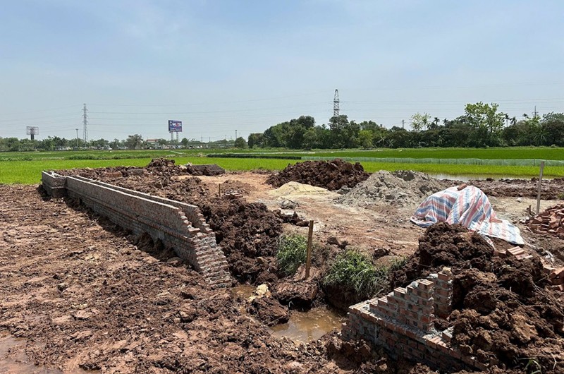 Một khu đất nông nghiệp xây dựng trái phép tại thị trấn Phú Xuyên