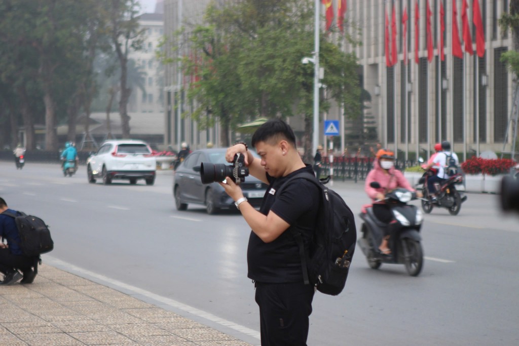 Nhiều bạn trẻ tận dụng thời gian lễ để kiếm thêm thu nhập, mở rộng cơ hội nghề nghiệp