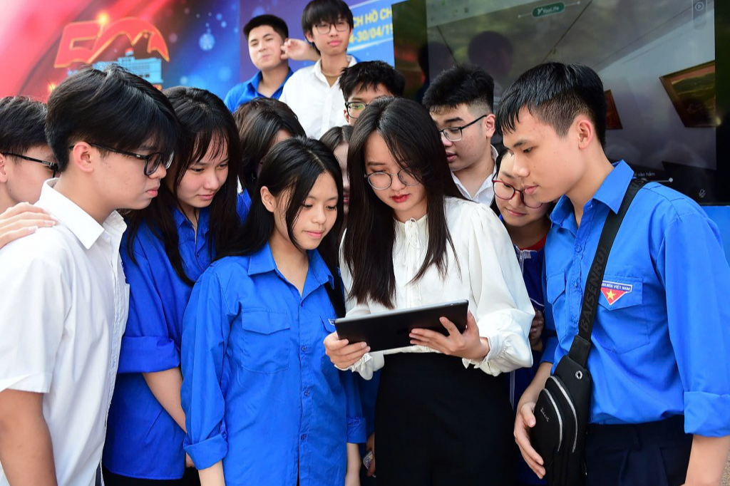 Tái hiện Đại thắng mùa Xuân năm 1975 bằng công nghệ thực tế ảo