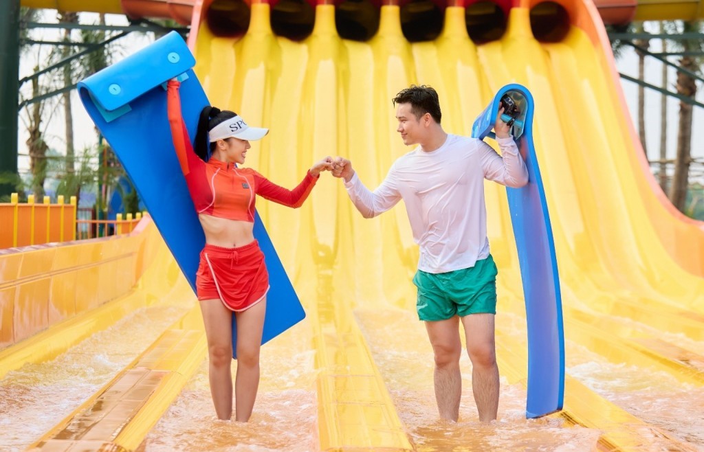 Hàng ngàn du khách nô nức đến Sun World Ha Nam - thiên đường “giải nhiệt” mới tại miền Bắc