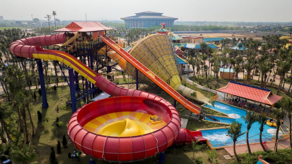 Hàng ngàn du khách nô nức đến Sun World Ha Nam - thiên đường “giải nhiệt” mới tại miền Bắc Hàng ngàn du khách nô nức đến Sun World Ha Nam - thiên đường “giải nhiệt” mới tại miền Bắc