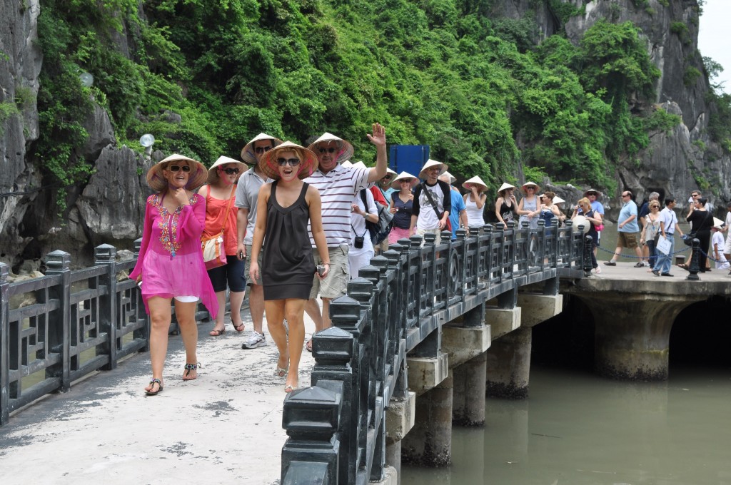 Du lịch trở thành ngành kinh tế mũi nhọn trong sự phát triển của tỉnh Quảng Ninh