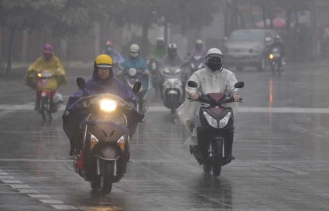 Thời tiết ngày 2/5: Nhiều khu vực mưa rào và dông