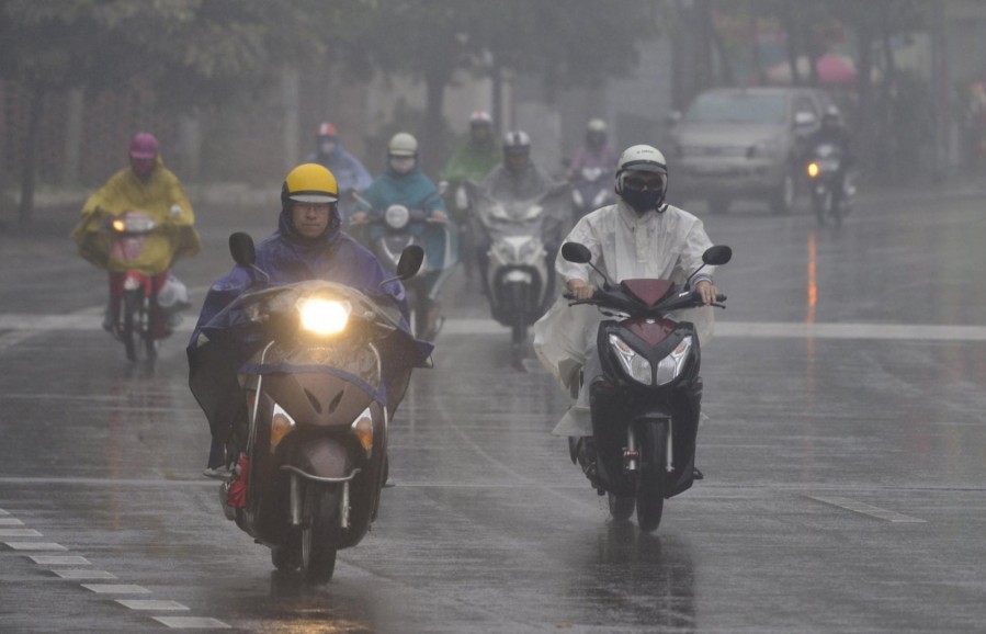 Thời tiết ngày 2/5: Nhiều khu vực mưa rào và dông