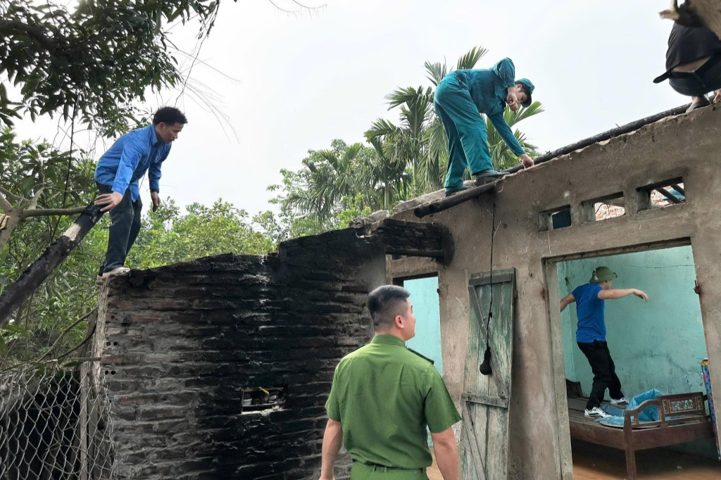 “Khoác áo mới” cho nhà tạm, nhà dột nát