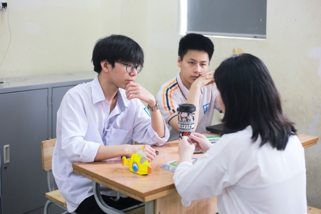 “Hội tiền bối” giúp 2K10 gỡ rối trước kỳ thi vào lớp 10