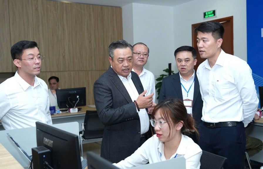 Đổi mới tư duy, cải cách thủ tục hành chính phục vụ Nhân dân