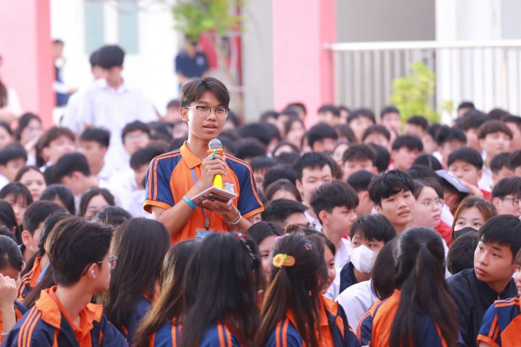 Học sinh bày tỏ