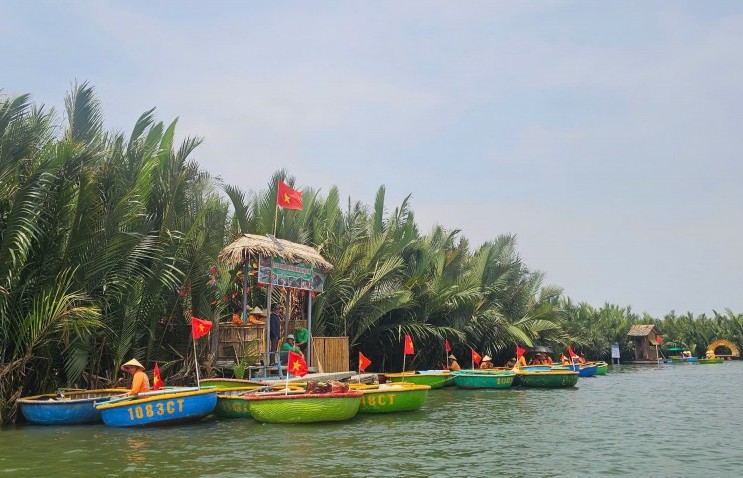 Rừng dừa Bảy Mẫu hút khách tham quan dịp lễ 30/4 - 1/5