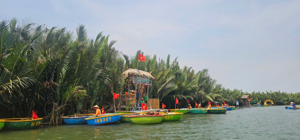 Rừng dừa Bảy Mẫu hút khách tham quan dịp lễ 30/4 - 1/5