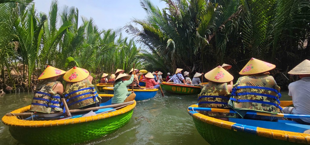 Rừng dừa Bảy Mẫu hút khách tham quan dịp lễ 30/4 - 1/5