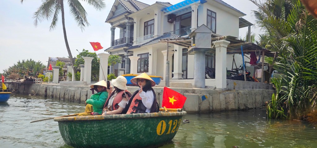Rừng dừa Bảy Mẫu hút khách tham quan dịp lễ 30/4 - 1/5