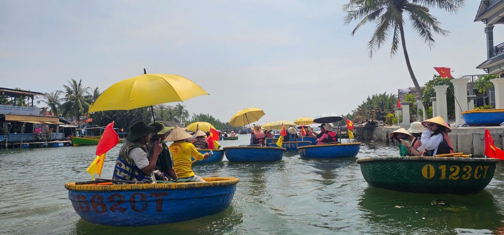 Rừng dừa Bảy Mẫu hút khách tham quan dịp lễ 30/4 - 1/5
