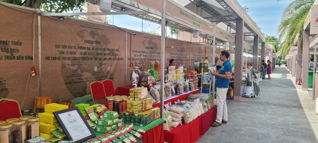 Hà Nội tìm giải pháp đẩy mạnh kích cầu tiêu dùng nội địa