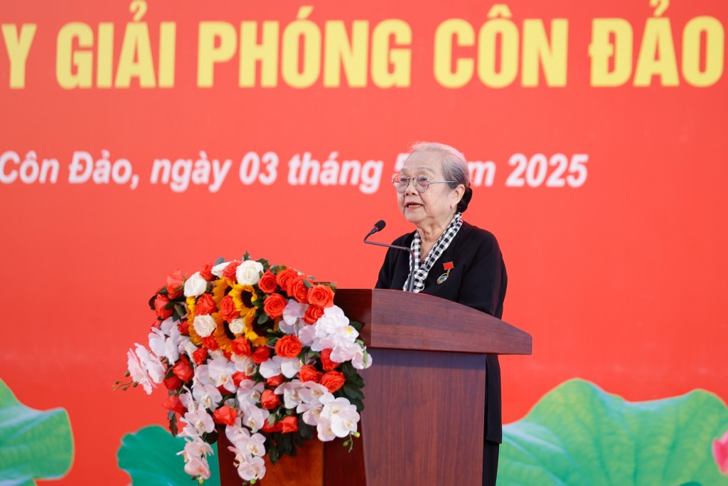 Bà Hoàng Thị Khánh, Trưởng Ban Liên lạc toàn quốc các chiến sĩ cách mạng Việt Nam bị địch bắt tù đày phát biểu - Ảnh: VGP/Nhật Bắc