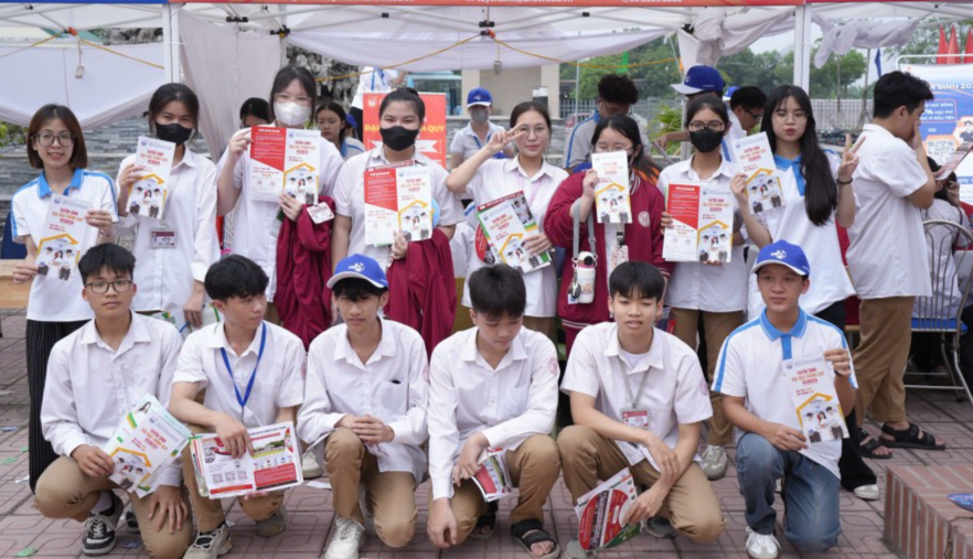 Các em học sinh