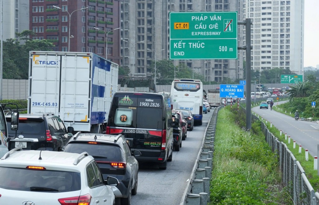 Đảm bảo an toàn giao thông, “đón” người dân quay trở lại Thủ đô