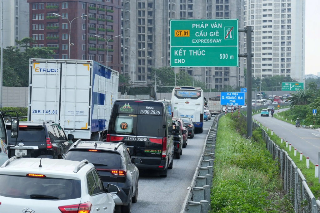 Đảm bảo an toàn giao thông, “đón” người dân quay trở lại Thủ đô