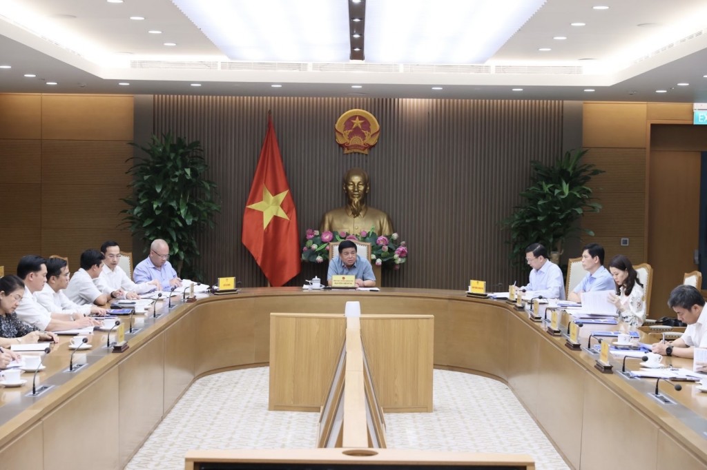 Phó Thủ tướng Nguyễn Chí Dũng lưu ý, các dự án được đưa vào danh mục nhất định phải là dự án phục vụ trực tiếp hay gián tiếp APEC 2027 - Ảnh: VGP/Minh Ngọc
