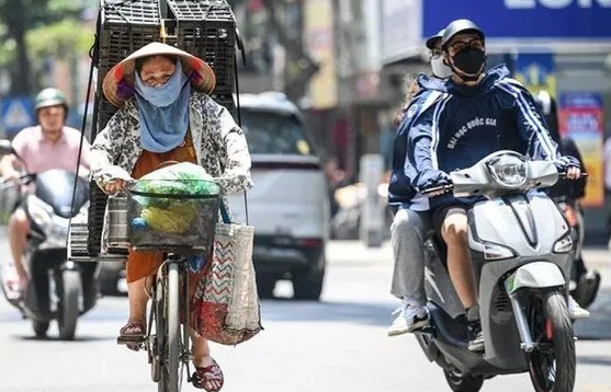 Hà Nội nắng nóng, nhiệt độ cao nhất 35 độ C