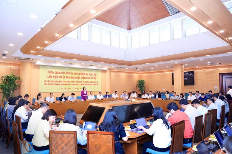 Tăng cường các kênh lấy ý kiến xây dựng các dự án luật