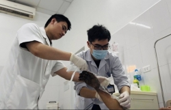 Cấp cứu bệnh nhân bất ngờ gặp sự cố phóng điện